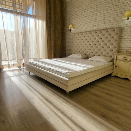 Hotel Menshikov Odessa Exteriör bild