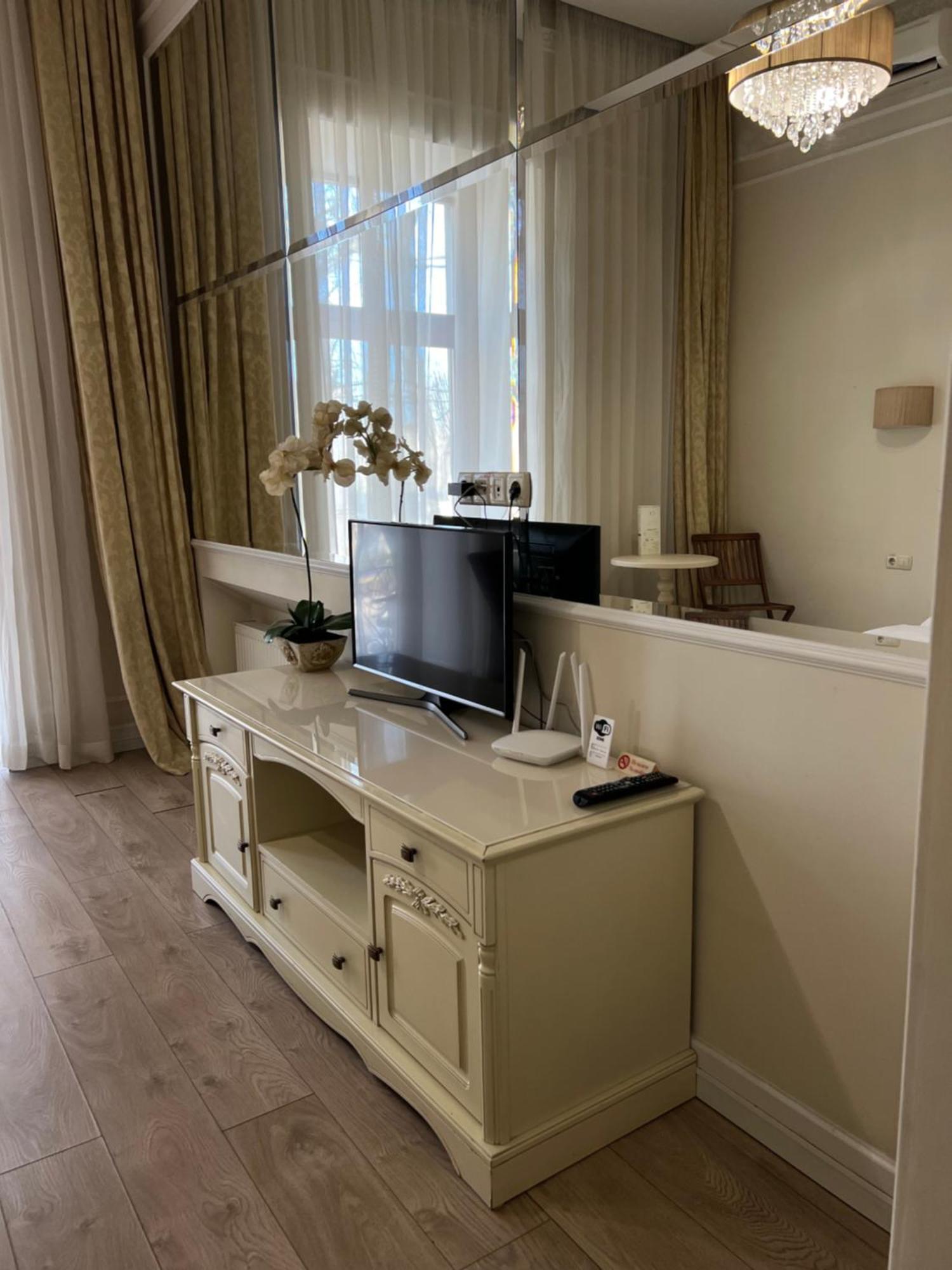 Hotel Menshikov Odessa Exteriör bild